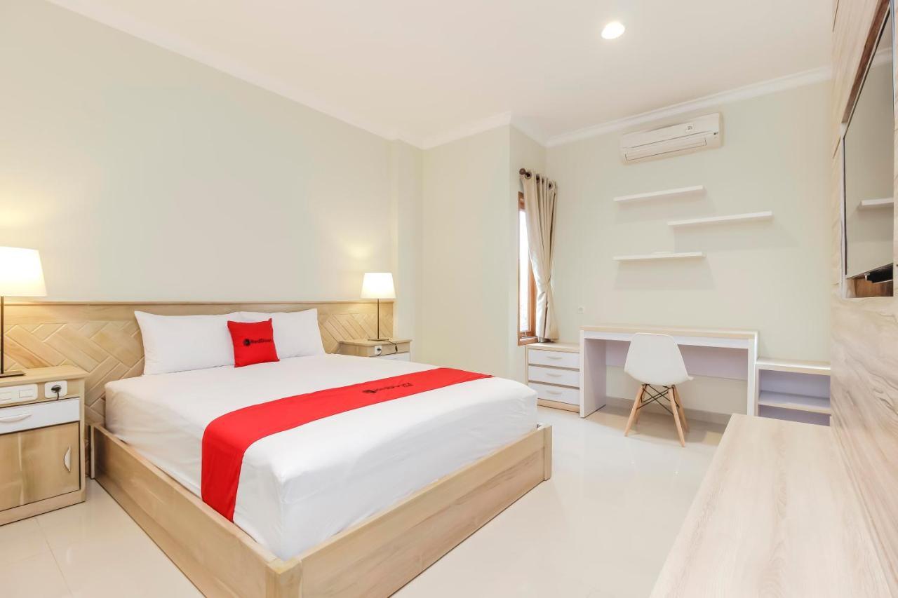 Reddoorz Premium Near Ragunan Zoo 2 Jakarta Buitenkant foto
