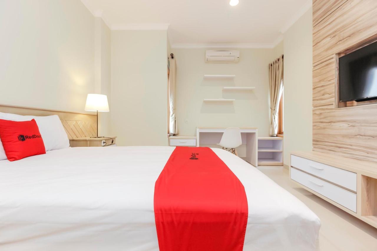 Reddoorz Premium Near Ragunan Zoo 2 Jakarta Buitenkant foto