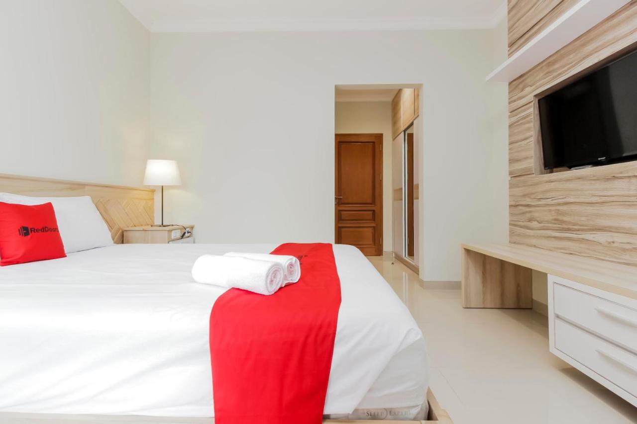 Reddoorz Premium Near Ragunan Zoo 2 Jakarta Buitenkant foto